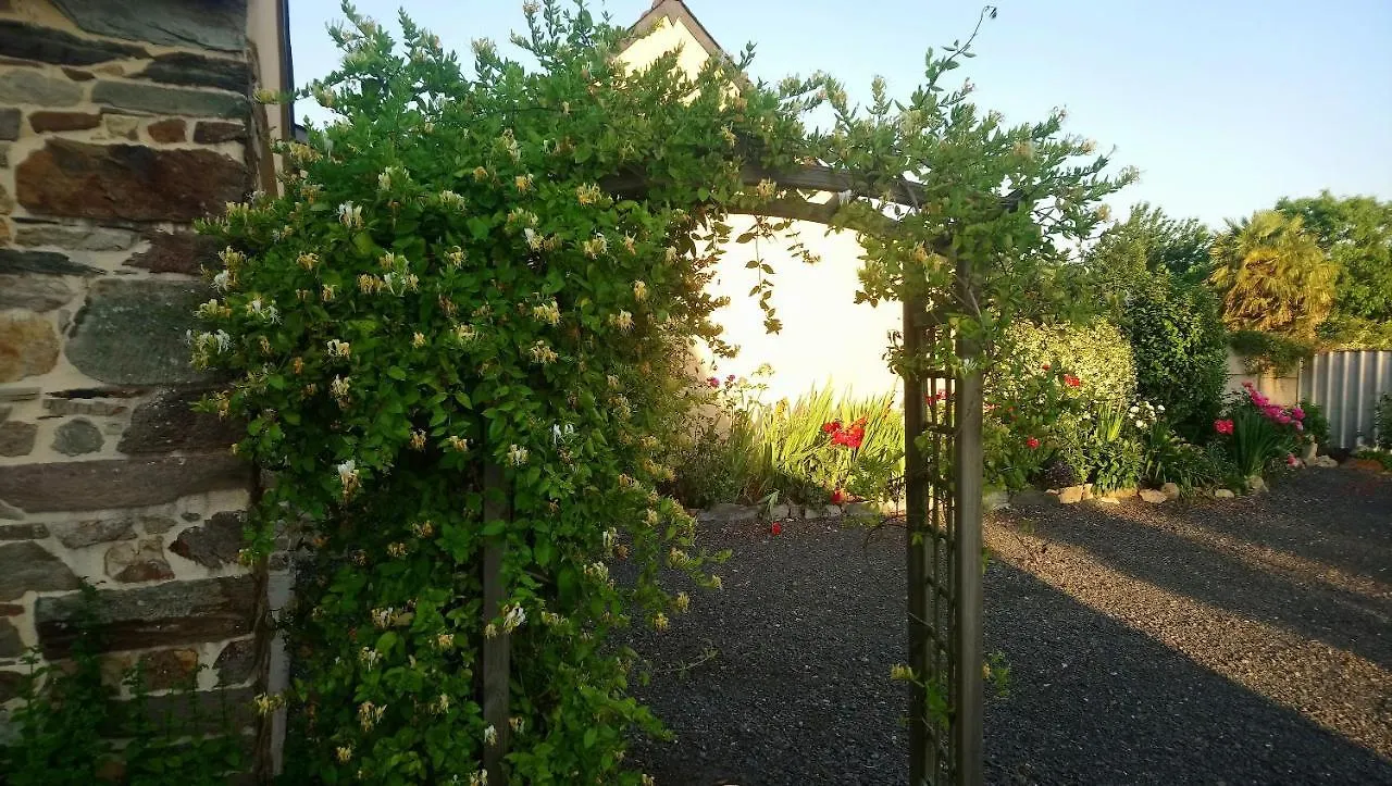 Holiday home Gite Des Huttes Bain-de-Bretagne